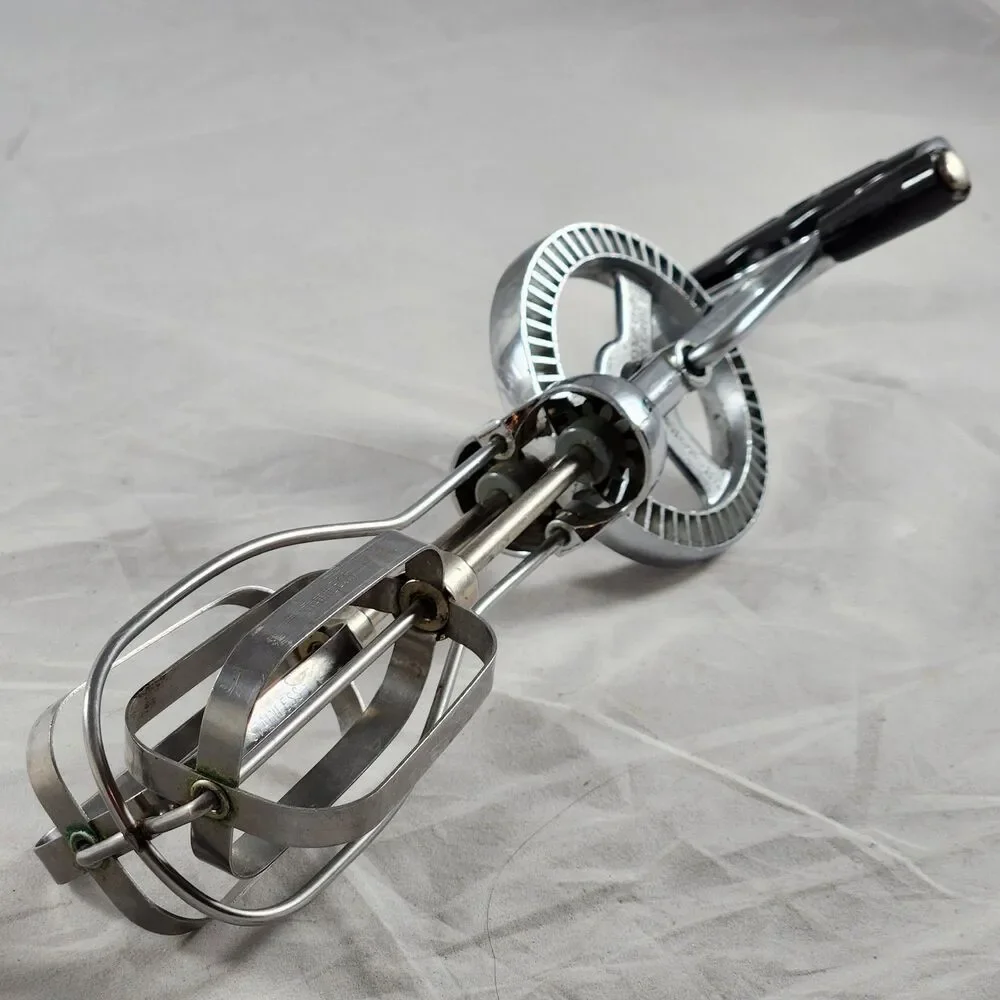 1950s Turner & Seymour Superwhirl Hand Crank Rotary Egg Beater Mixer Black